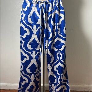 Natori Blue and White Patterned Pants
